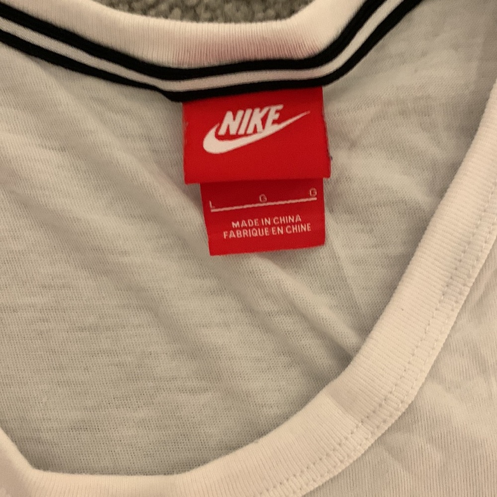 Nike Tank Tops - Picture 3 of 13